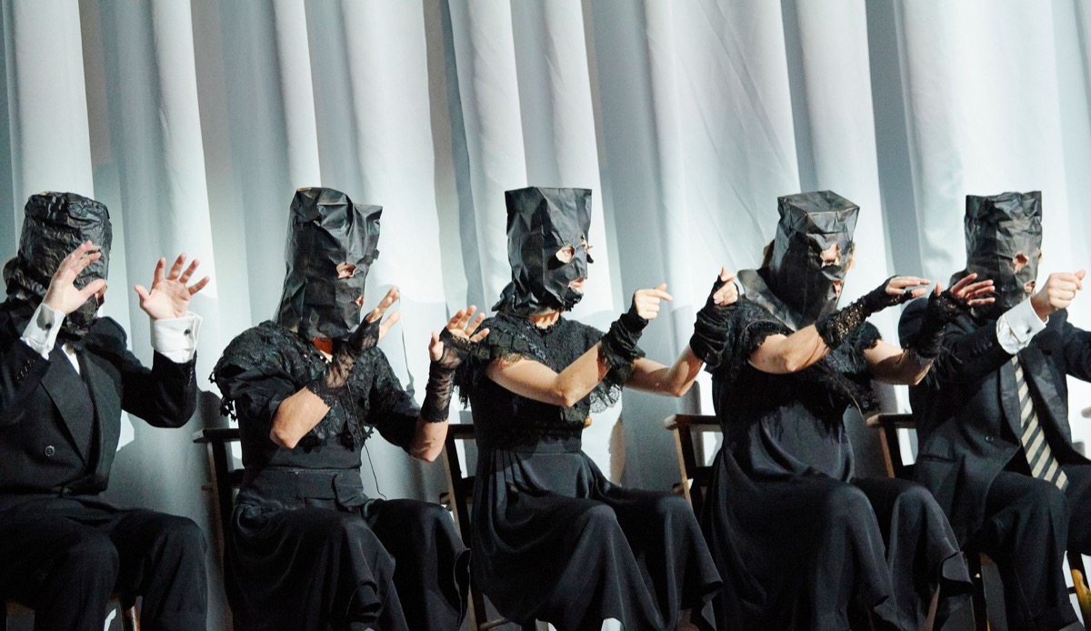 Mám - Dance theatre production by Teac Damsa